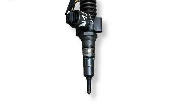 Volkswagen Golf V Fuel injector 0414720404 03G130073G