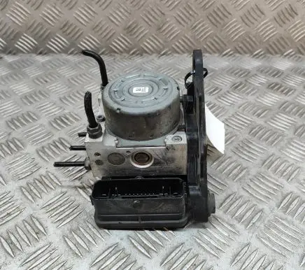 Skoda Octavia Mk3 (5E) ABS Pump 5Q0907379AB 5Q0907379H