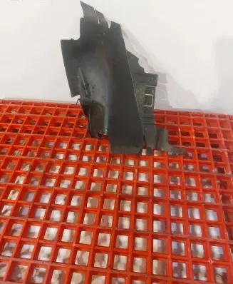 Mercedes-Benz E W212 Intercooler air guide/duct channel