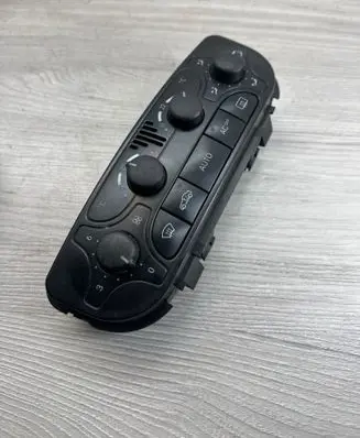 Mercedes-Benz C W203 Climate control unit A2098300085 9140010497
