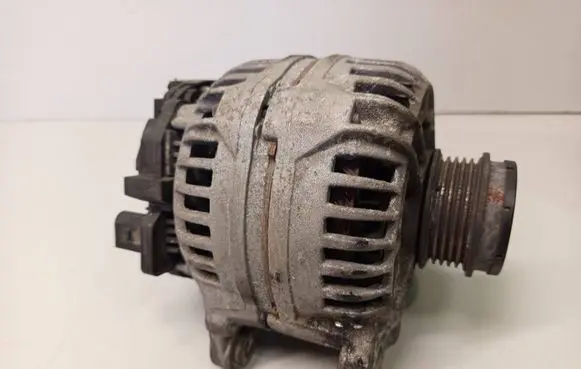 Audi A4 S4 B5 8D Generator/alternator 