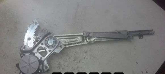 Mitsubishi Outlander Front door window regulator with motor 