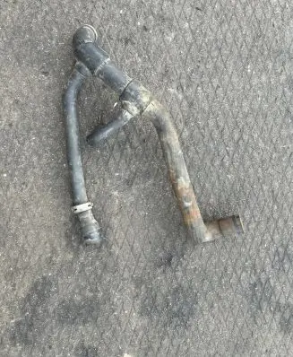 Volkswagen Transporter - Caravelle T3 Engine coolant pipe/hose 068121101