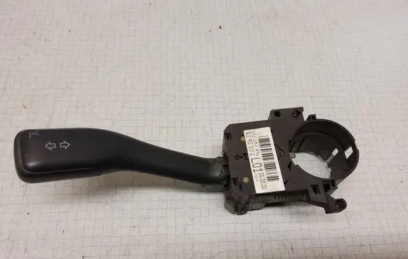 Volkswagen Golf IV Indicator stalk 8L0953513G