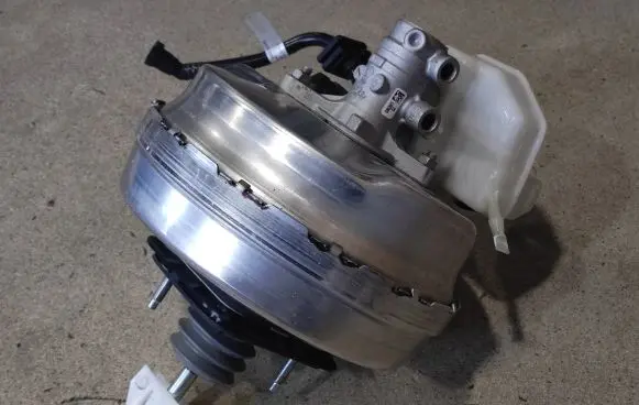 BMW X3 G01 Brake booster 6871185