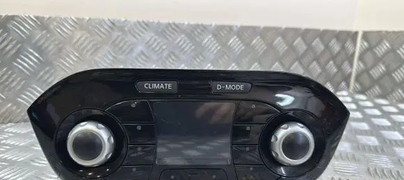 Nissan Juke I F15 Climate control unit 24845BV82A