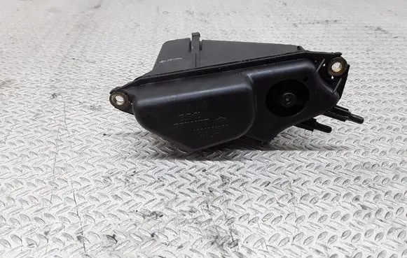Vacuum air tank