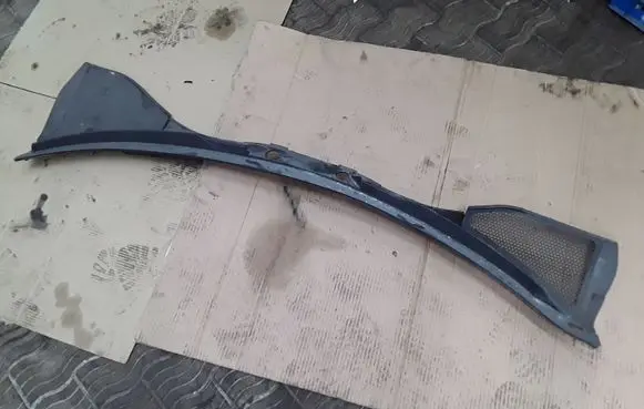 Audi Q7 4L Wiper trim 4L2819401