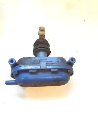 Volkswagen Golf II Central locking vacuum pump 443862153B