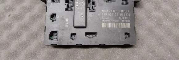 Mercedes-Benz Vito Viano W639 Door control unit/module 6398200026