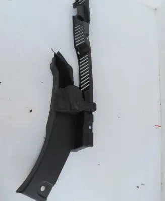 Volvo XC60 Fender mounting bracket 32216109
