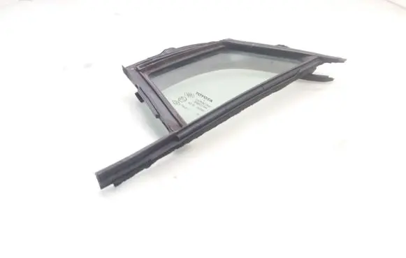 Toyota Yaris Front door vent window glass four-door 