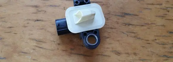 Nissan Leaf I (ZE0) Airbag deployment crash/impact sensor 988361MAOA