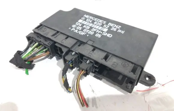 Mercedes-Benz E W124 Central body control module 1248205226