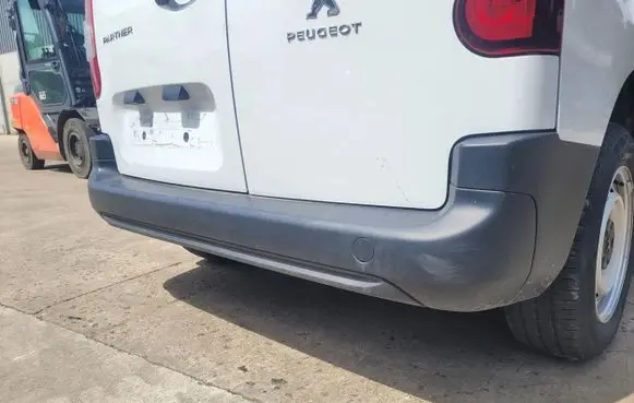 Peugeot Partner III Front bumper