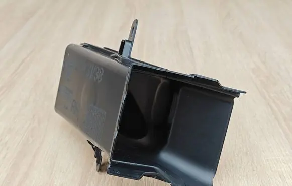 BMW 5 G30 G31 G38 Brake cooling air channel/duct 7383852