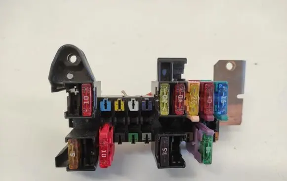 Mercedes-Benz Vito Viano W639 Fuse module A6394401732