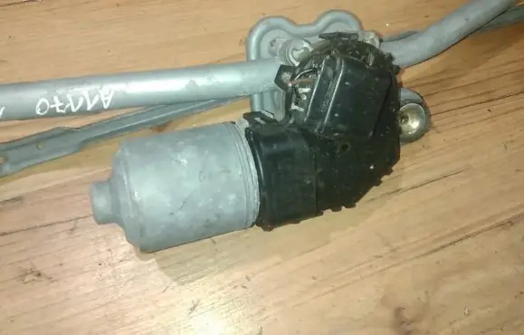 Ford Mondeo Mk III Wiper motor 0390241706