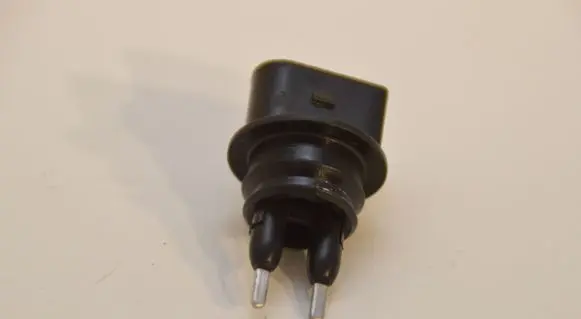 Audi A6 S6 C6 4F Windshield washer fluid level sensor 7M0919376