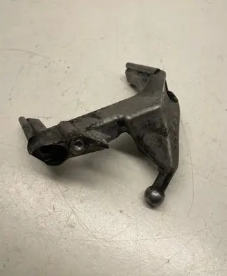 Mercedes-Benz C W204 Engine mounting bracket A6460160038 6460160038