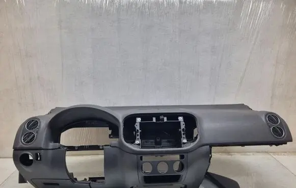 Volkswagen Golf Plus Dashboard 5M1858296D