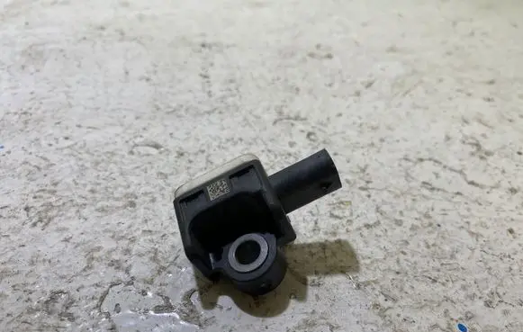Dodge Durango Airbag deployment crash/impact sensor A1668210151 180713 56054085AA