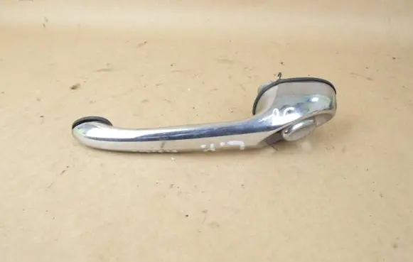 Chrysler PT Cruiser Front door exterior handle 