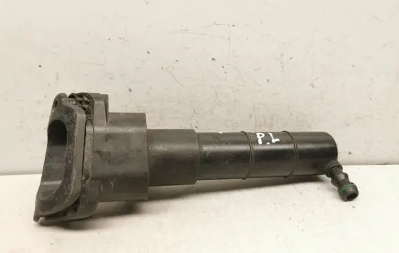 Volvo XC90 Headlight washer spray nozzle