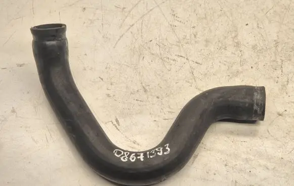 Volvo XC70 Engine coolant pipe/hose 08671393