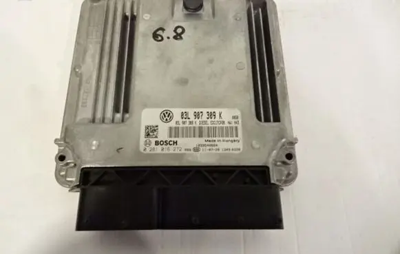 Volkswagen Golf VII Engine control unit/module