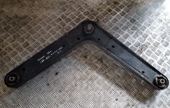 Jeep Cherokee III KJ Rear differential/diff mount bracket 