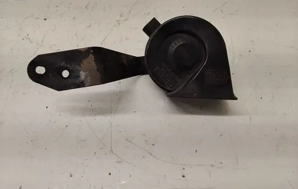 Audi A6 S6 C5 4B Horn signal 4B0951221
