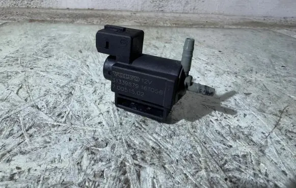 Volvo V40 Turbo solenoid valve 31339879 16T056