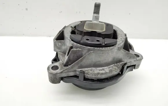 BMW X3 F25 Engine mount bracket 685618401 071013