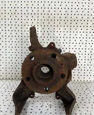 Volkswagen Golf IV Front wheel hub spindle knuckle