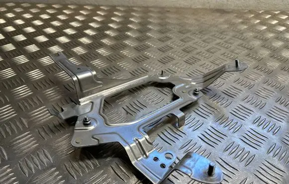 BMW 3 G20 G21 Sound amplifier holder/bracket 9865515
