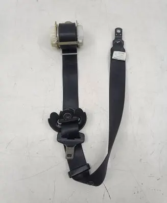 BMW X3 E83 Front seatbelt 33005895