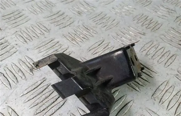Suzuki SX4 S-Cross Front bumper mounting bracket