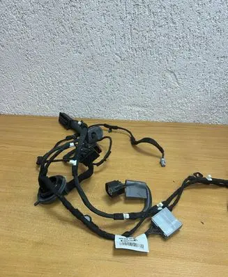 Land Rover Discovery 5 Rear door lock HY3224994AC 50150353 1877