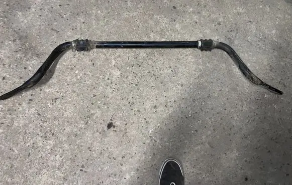 Nissan Navara D40 Front anti-roll bar/sway bar