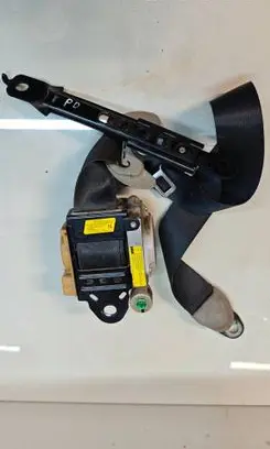 Mitsubishi Grandis Front seatbelt C9094HR
