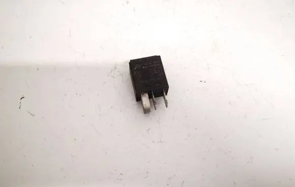 Volkswagen PASSAT B6 Other relay 7M0951253C 95VW10K705EA