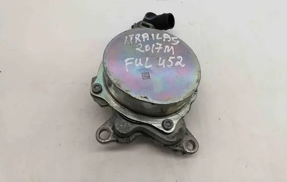 Nissan X-Trail T32 Vacuum pump 146503760R