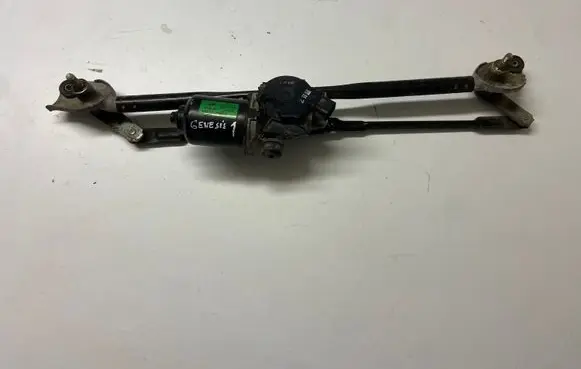 Hyundai Genesis Front wiper linkage and motor 981102M000