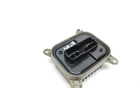 Tesla Model Y LED ballast control module P1532925