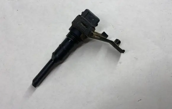 Audi A4 S4 B5 8D Speed sensor (speedometer sensor) 012409191D