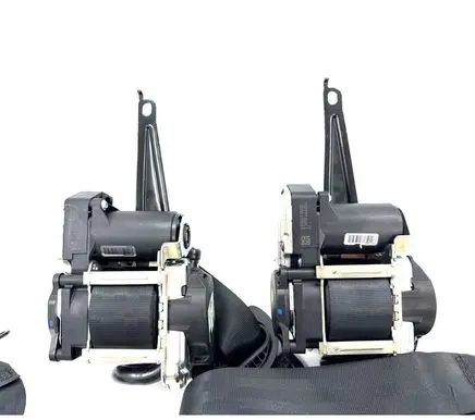 Volkswagen Tiguan Set of seat belts 5NC857706D