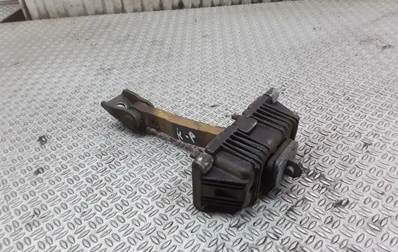 Toyota Avensis T250 Front door check strap stopper