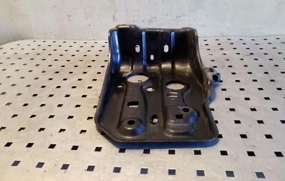 Toyota RAV 4 (XA30) Battery tray 