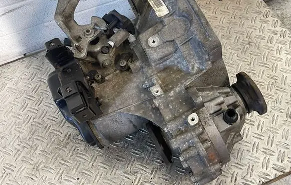 Volkswagen Polo V 6R Manual 5 speed gearbox MZN